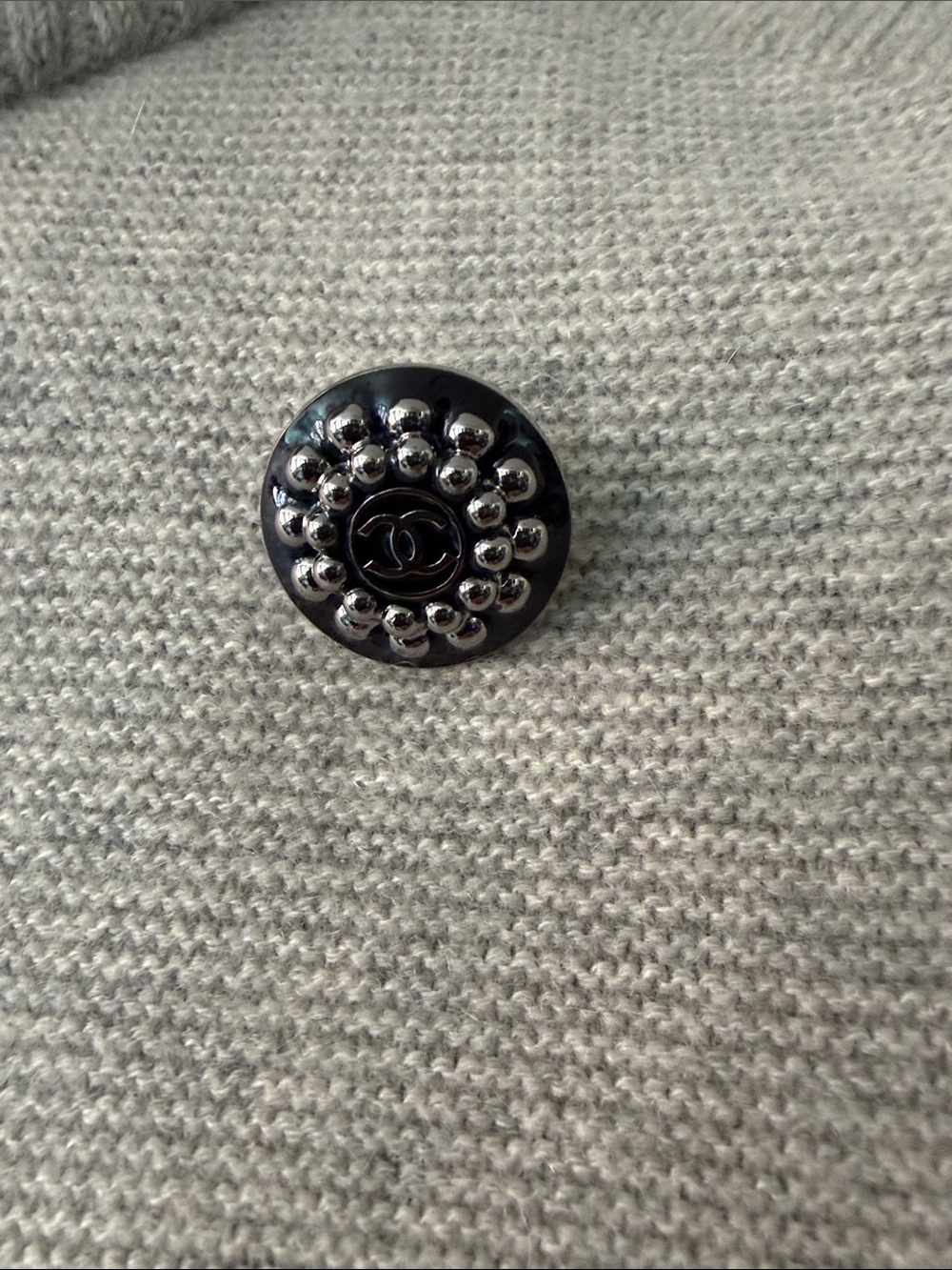 “CHANEL” Stunning Vintage Cashmere Dress - Picture 4 of 10
